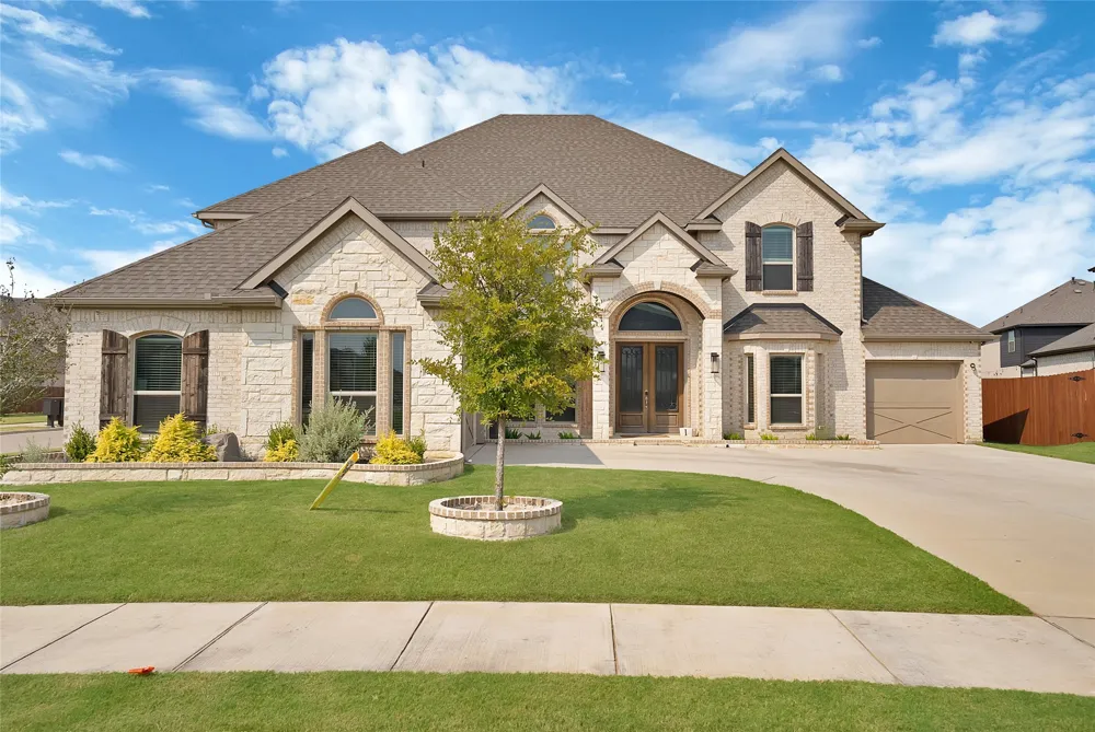 2208 Birdwatch Lane Mansfield, TX 76084