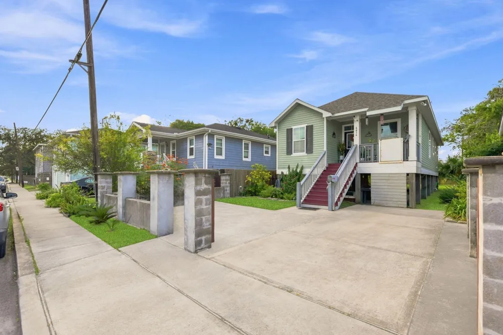 4614 Avenue L Galveston, TX 77551