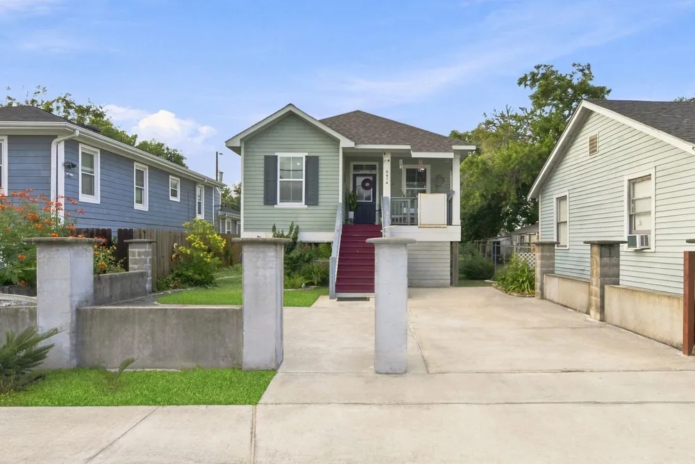 4614 Avenue L Galveston, TX 77551