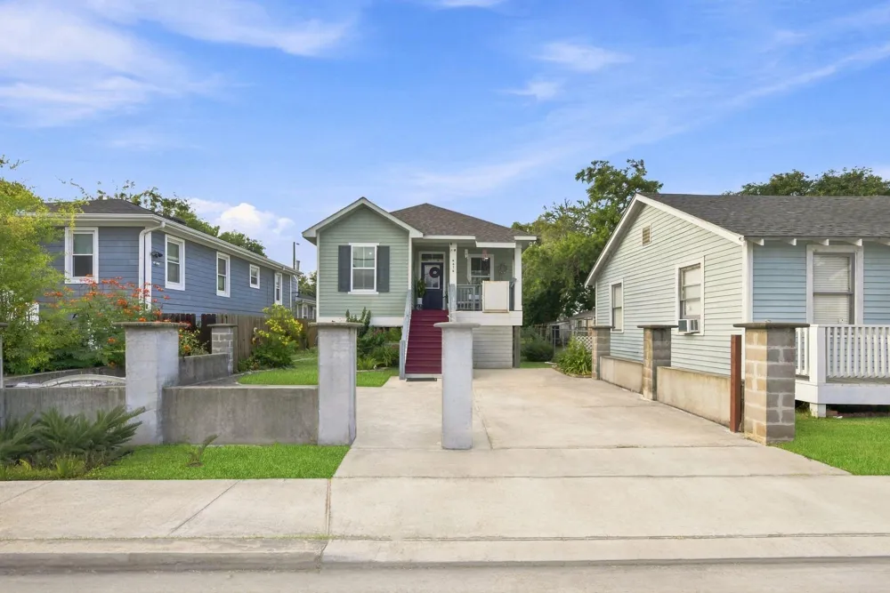 4614 Avenue L Galveston, TX 77551