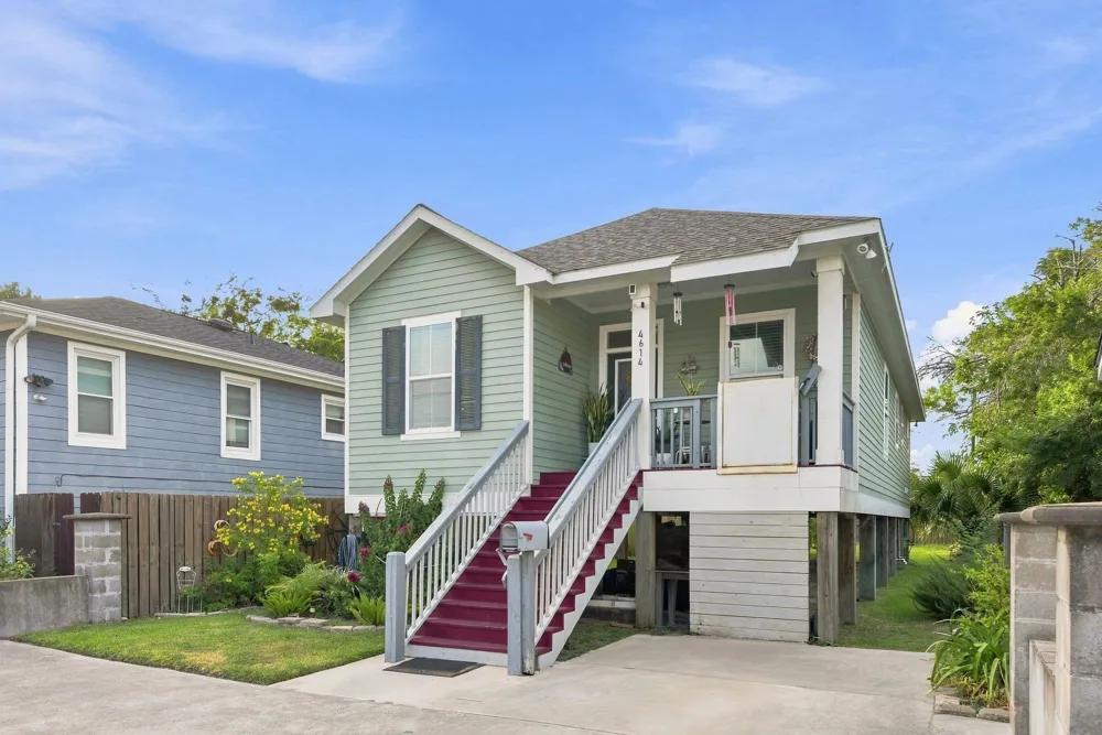 4614 Avenue L Galveston, TX 77551
