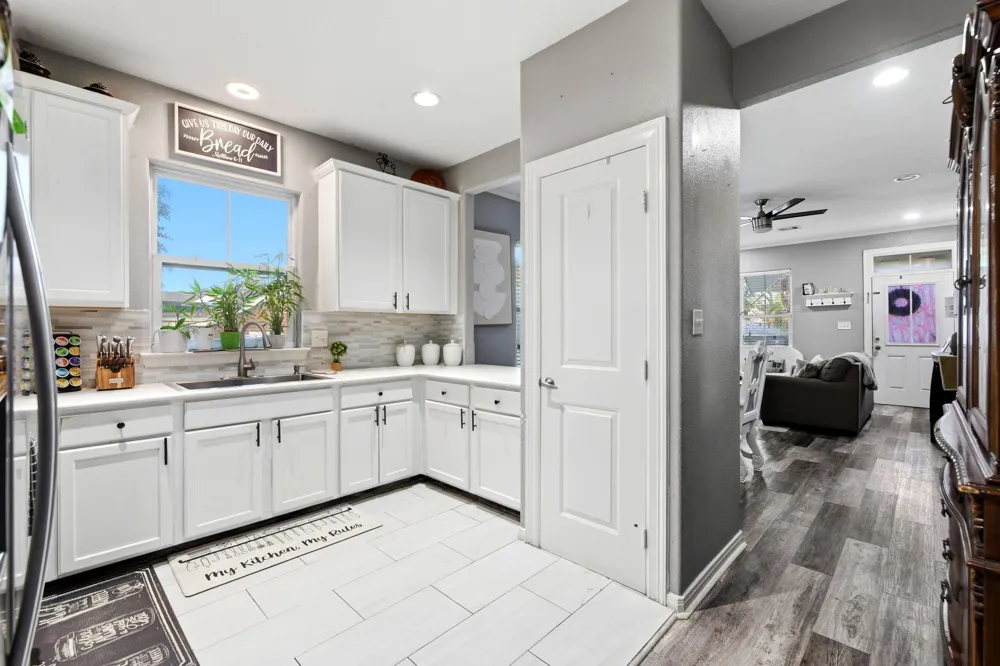 4614 Avenue L Galveston, TX 77551