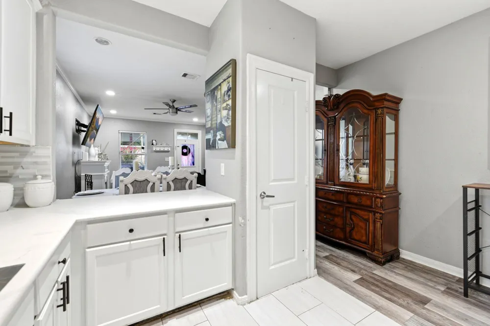4614 Avenue L Galveston, TX 77551
