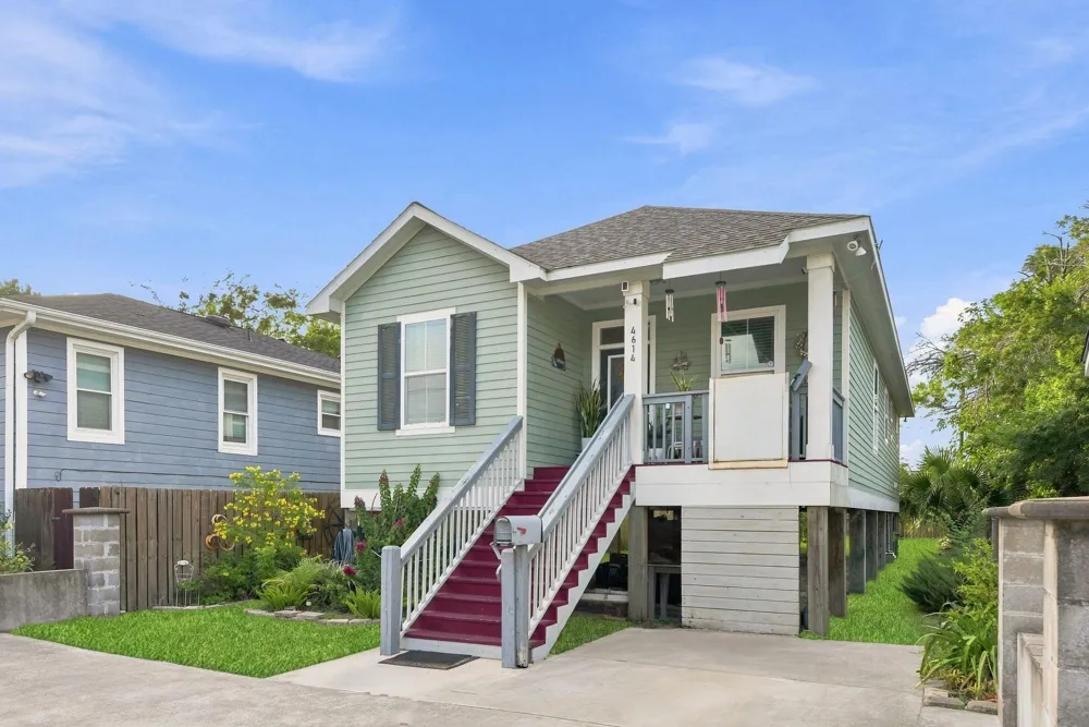 4614 Avenue L Galveston, TX 77551