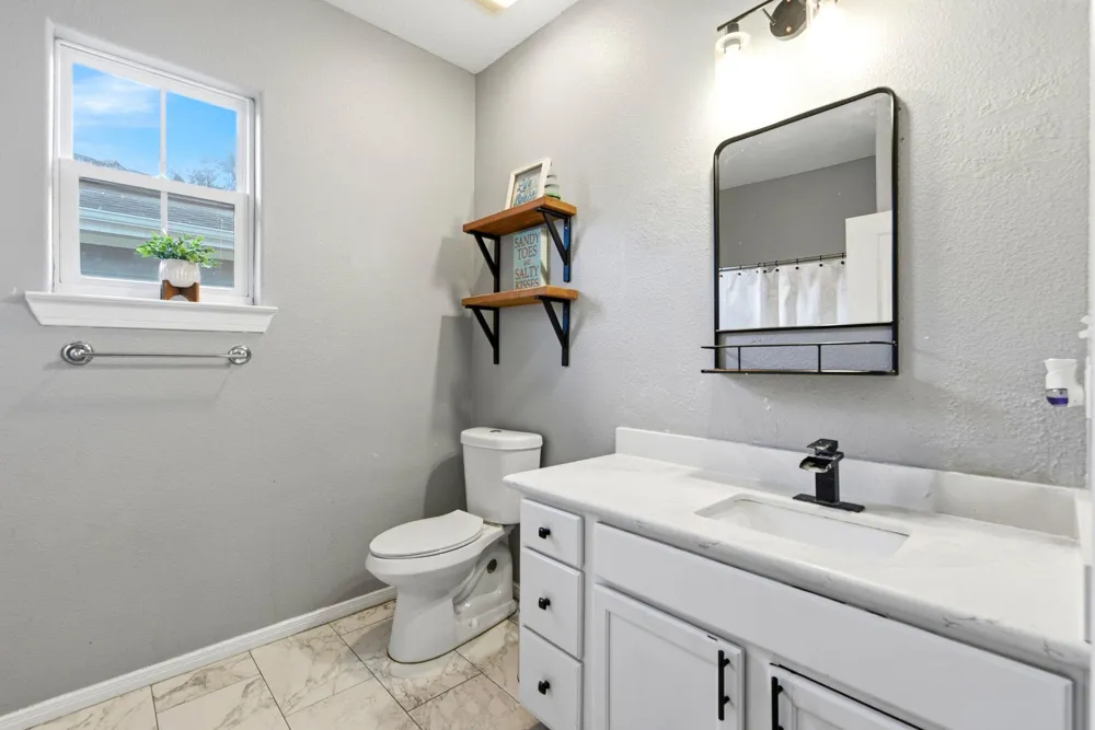4614 Avenue L Galveston, TX 77551