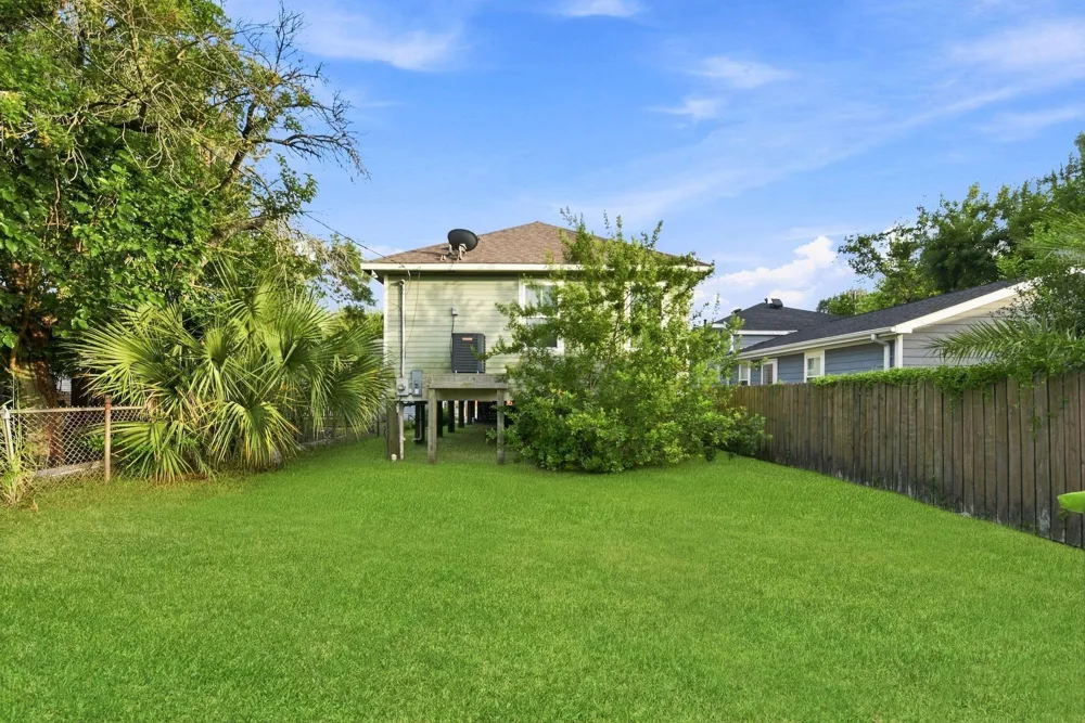 4614 Avenue L Galveston, TX 77551