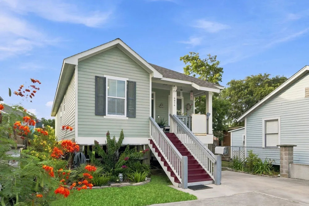 4614 Avenue L Galveston, TX 77551