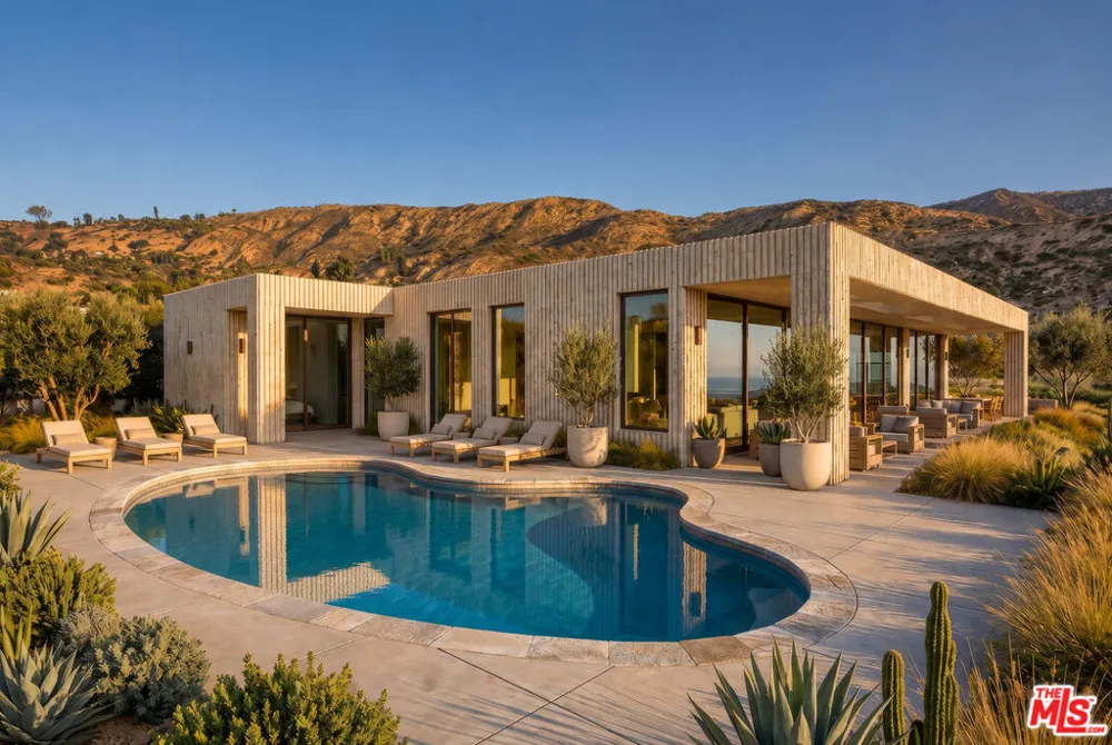 20414 Roca Chica Drive Malibu, CA 90265