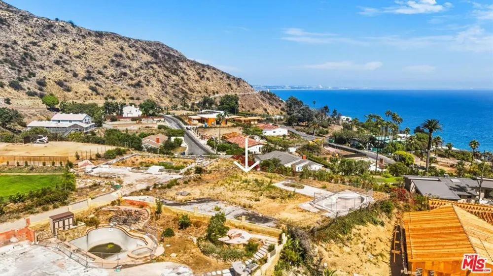 20414 Roca Chica Drive Malibu, CA 90265
