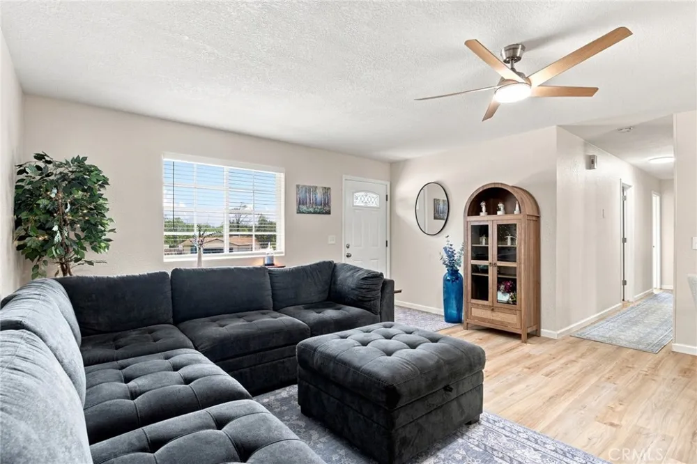 1045 Jaxon Way Redding, CA 96003