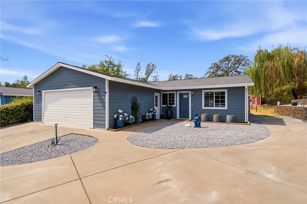 1045 Jaxon Way Redding, CA 96003