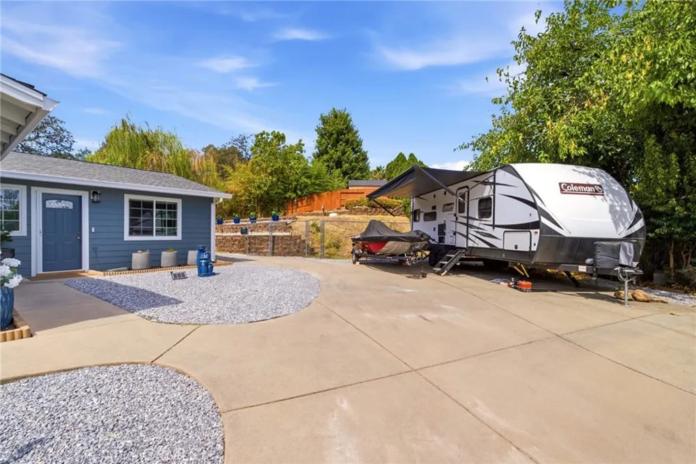 1045 Jaxon Way Redding, CA 96003