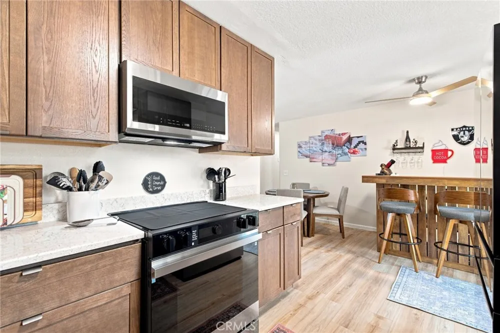 1045 Jaxon Way Redding, CA 96003