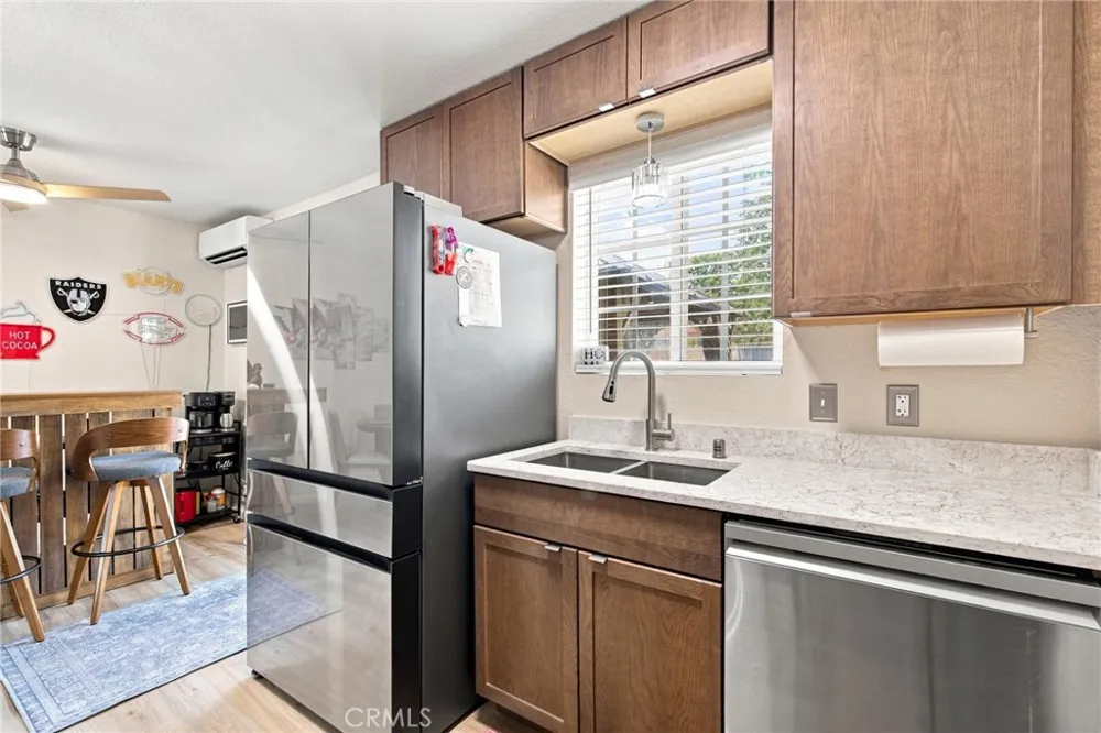 1045 Jaxon Way Redding, CA 96003
