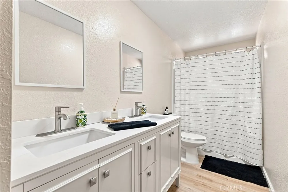 1045 Jaxon Way Redding, CA 96003