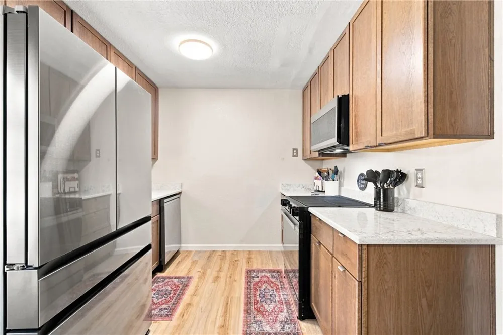 1045 Jaxon Way Redding, CA 96003