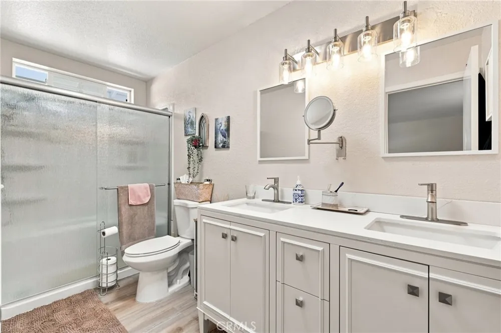 1045 Jaxon Way Redding, CA 96003