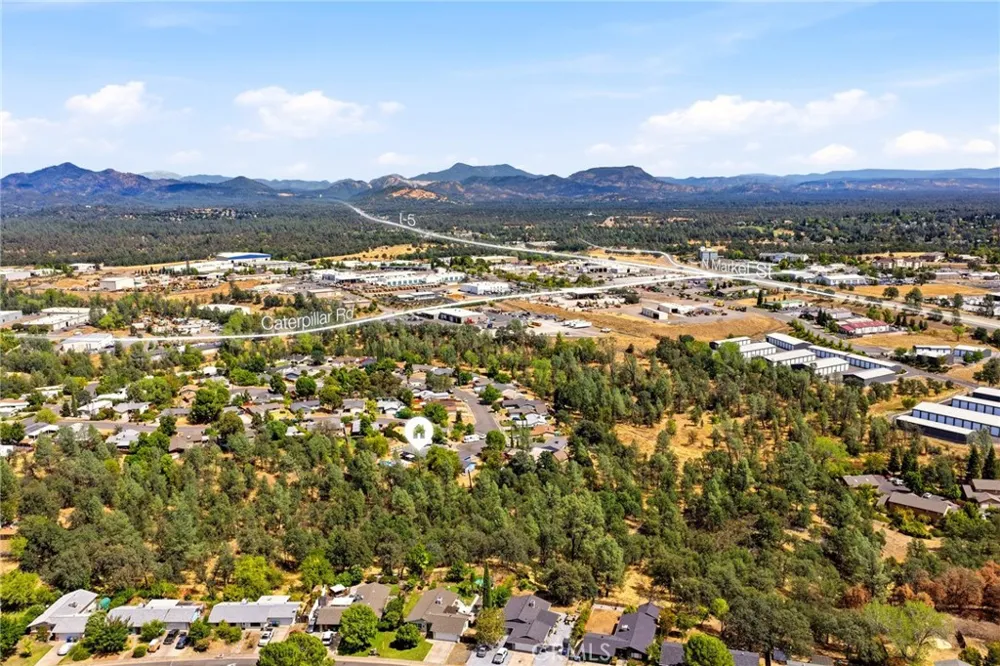 1045 Jaxon Way Redding, CA 96003