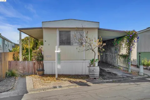 2 Balsam St