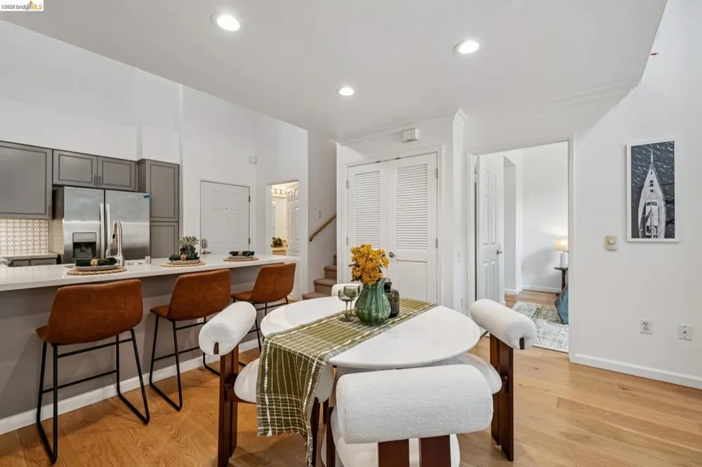 200 Caldecott Ln #308 Oakland, CA 94618