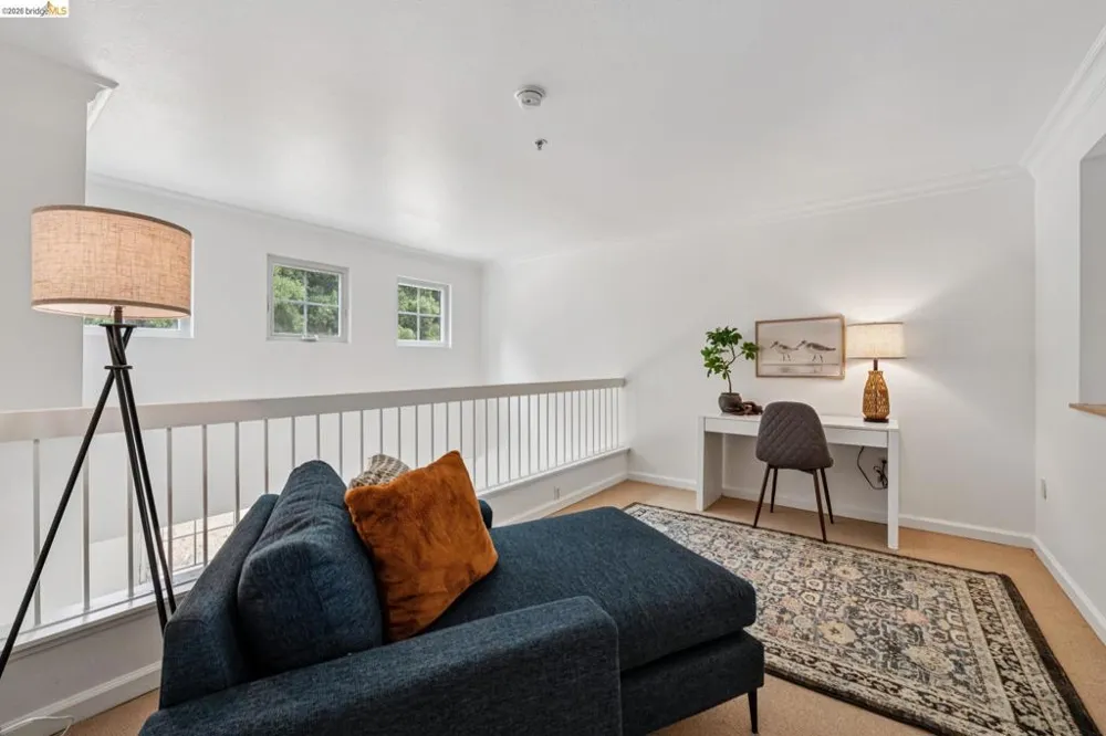 200 Caldecott Ln #308 Oakland, CA 94618