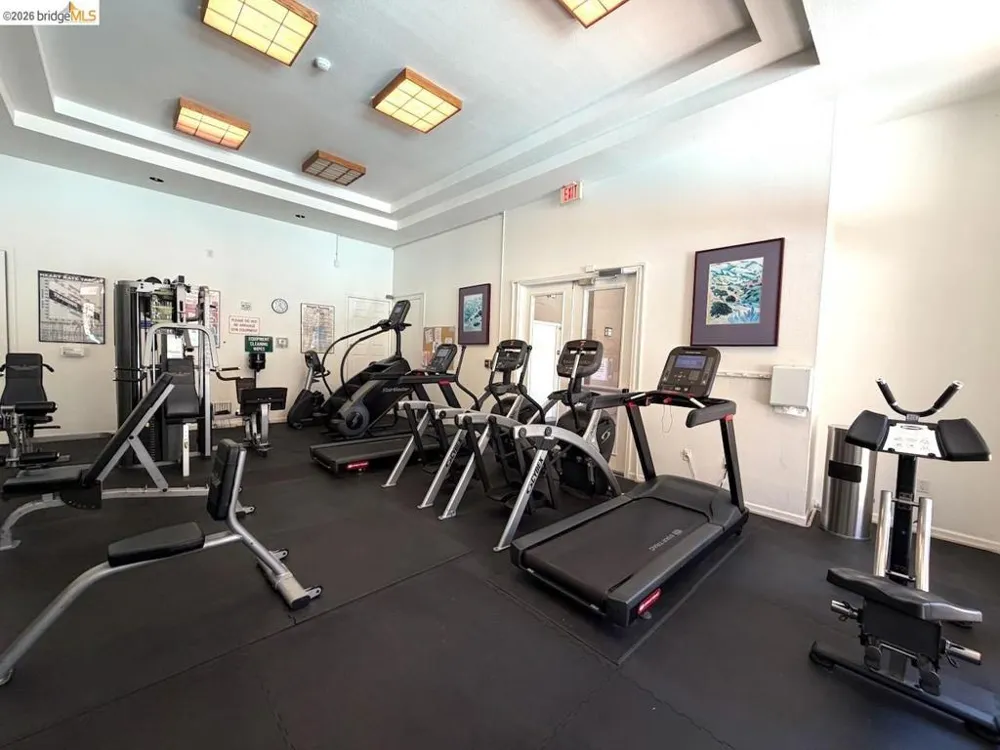 200 Caldecott Ln #308 Oakland, CA 94618