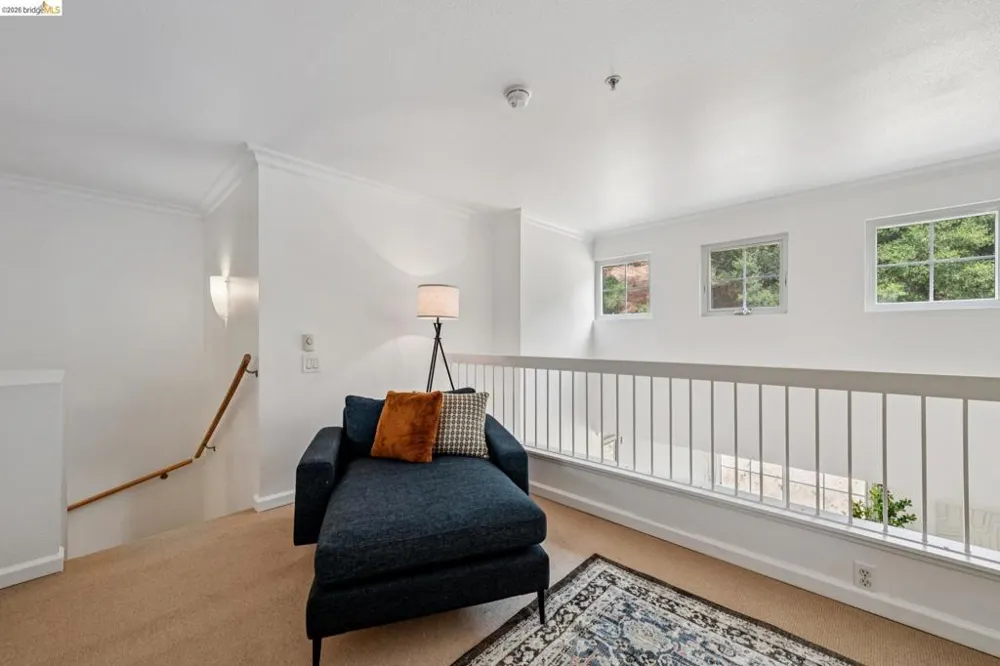 200 Caldecott Ln #308 Oakland, CA 94618