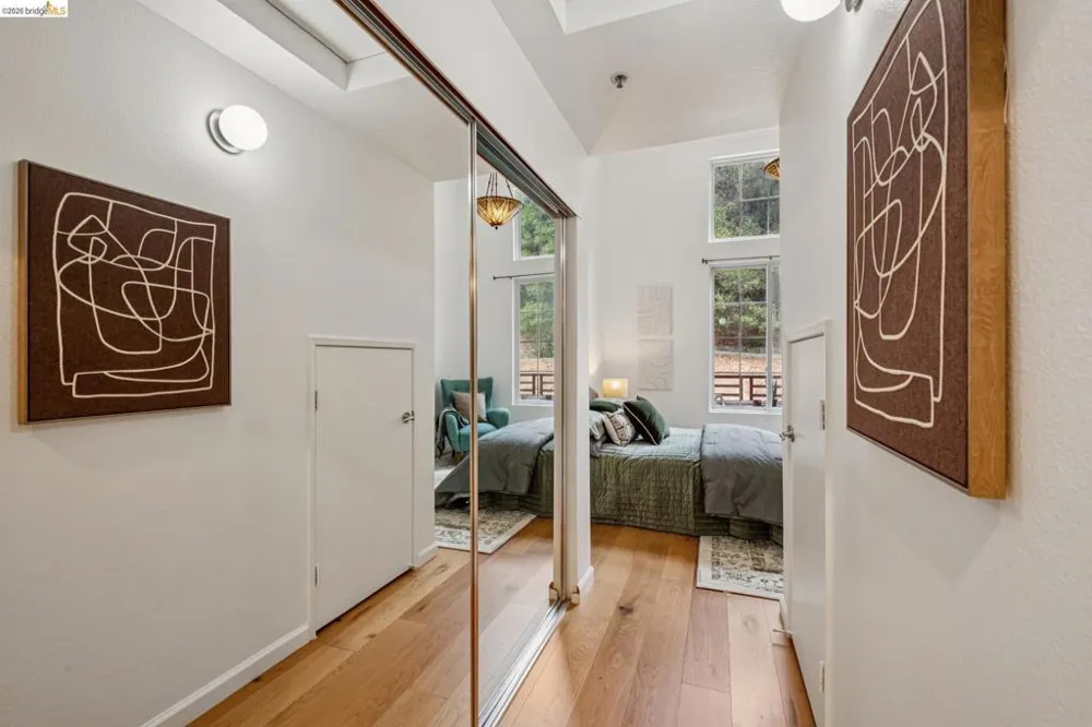 200 Caldecott Ln #308 Oakland, CA 94618