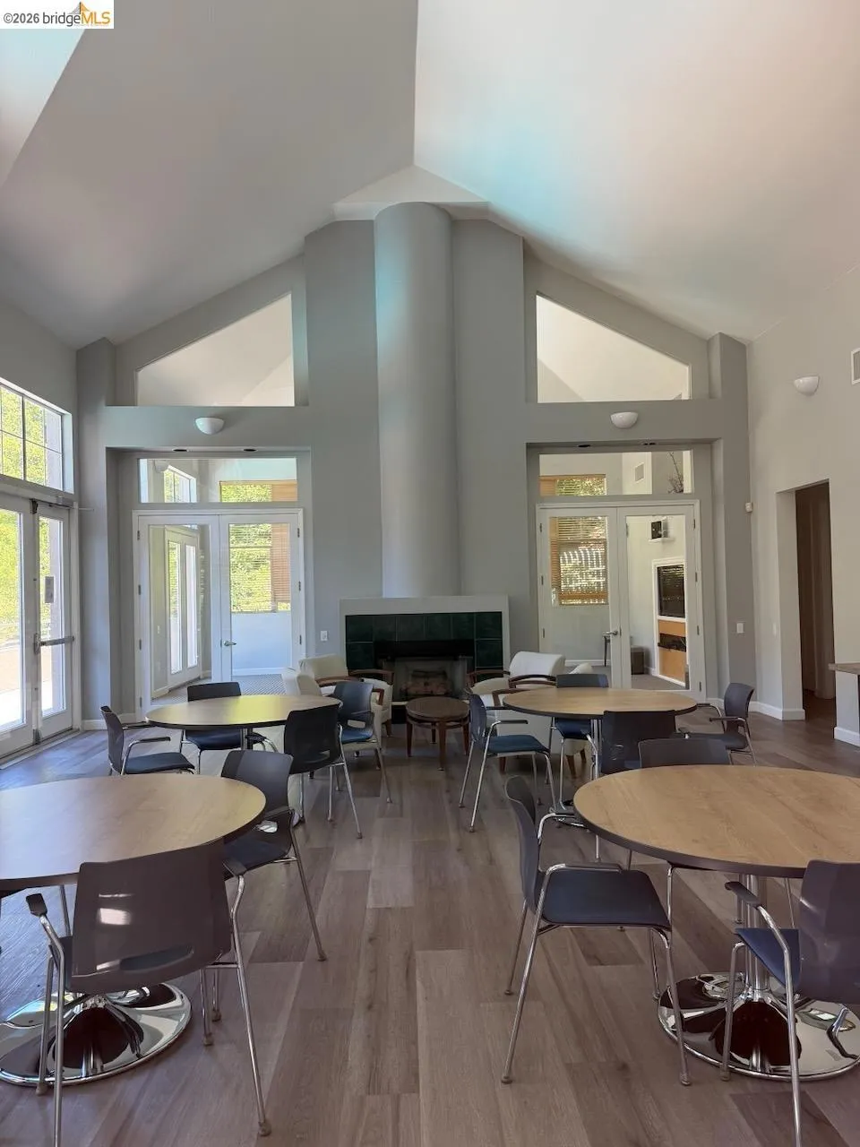 200 Caldecott Ln #308 Oakland, CA 94618