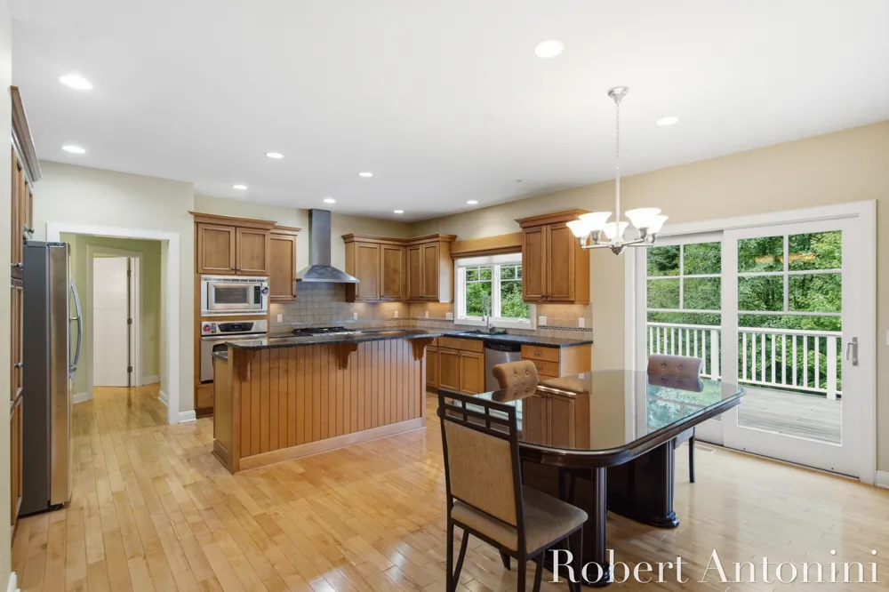 2025 Pine Nook Court NE Grand Rapids, MI 49525