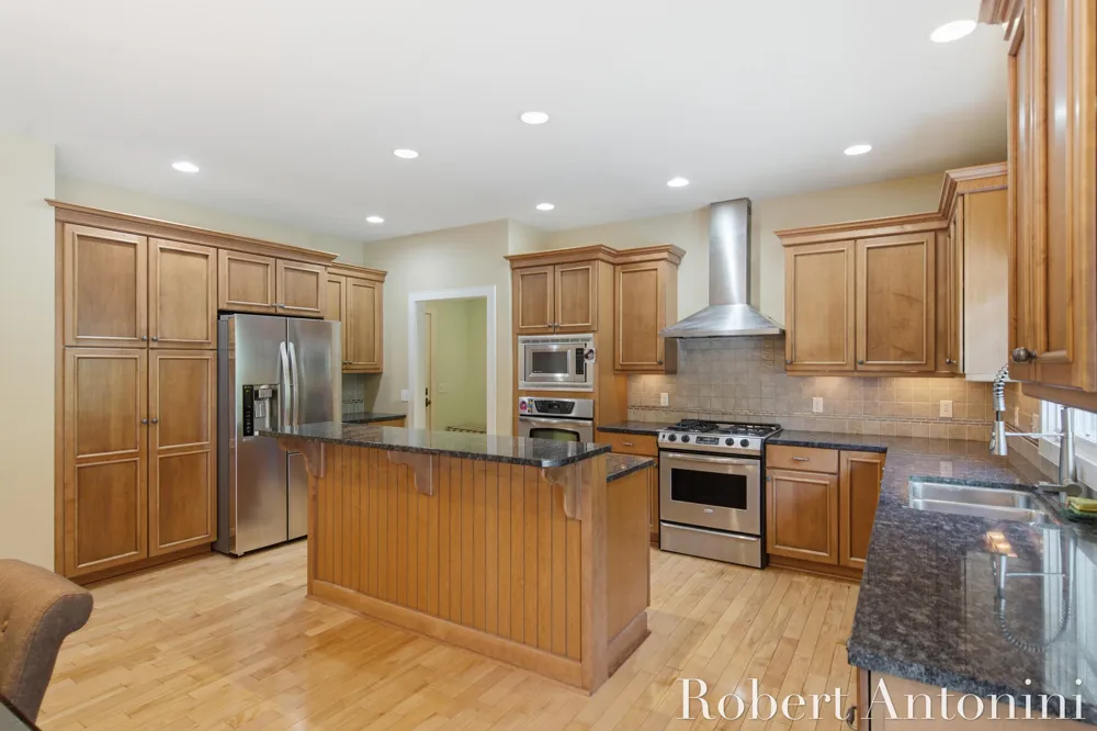 2025 Pine Nook Court NE Grand Rapids, MI 49525