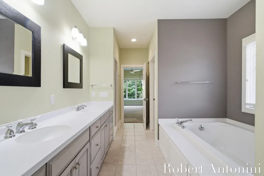 2025 Pine Nook Court NE Grand Rapids, MI 49525