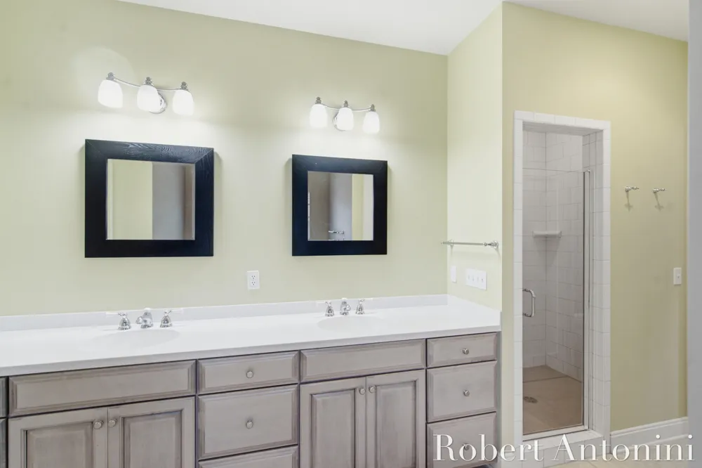 2025 Pine Nook Court NE Grand Rapids, MI 49525
