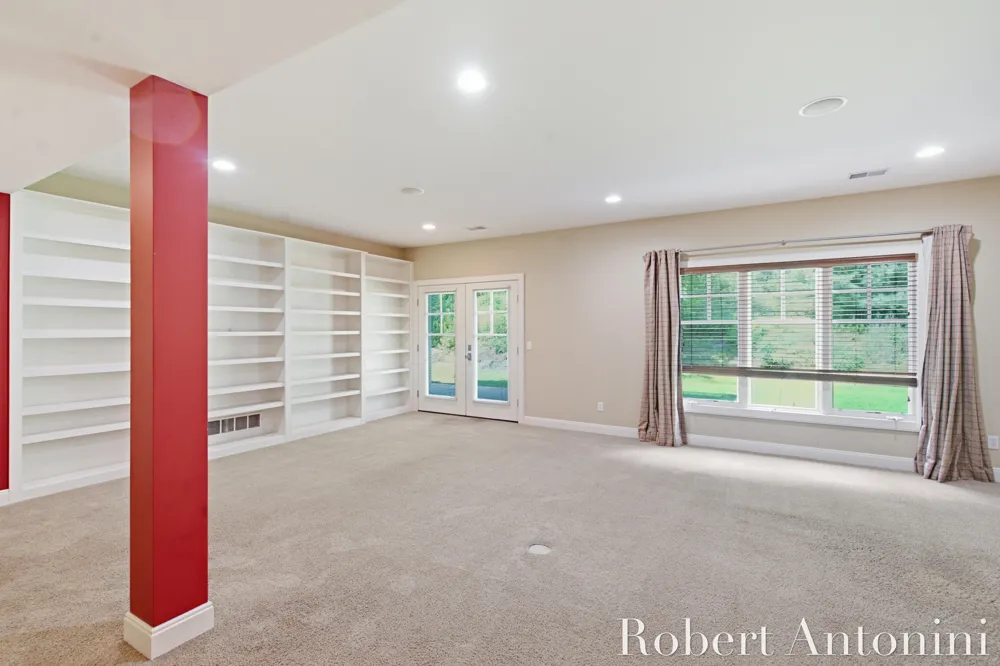 2025 Pine Nook Court NE Grand Rapids, MI 49525