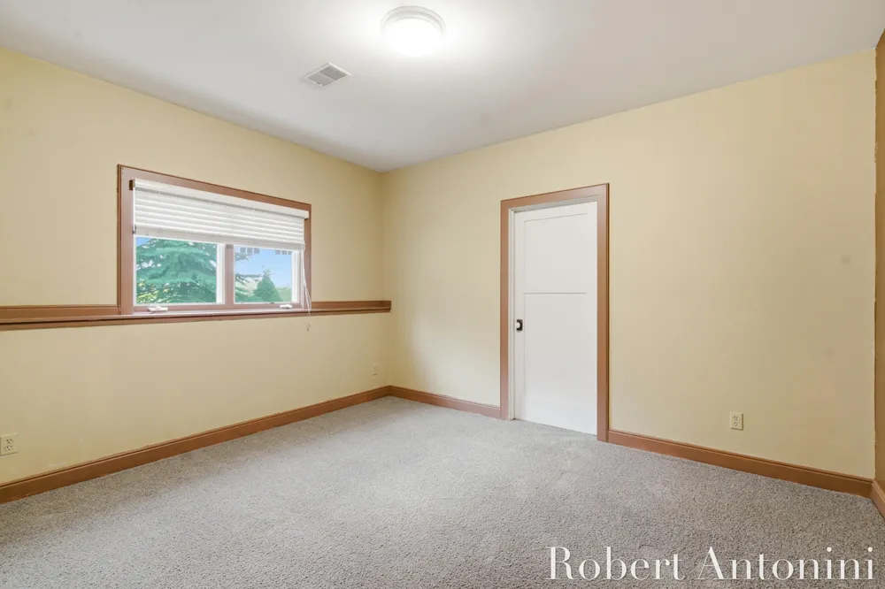 2025 Pine Nook Court NE Grand Rapids, MI 49525