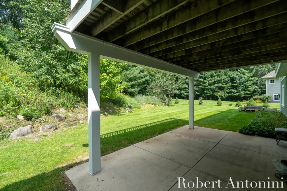 2025 Pine Nook Court NE Grand Rapids, MI 49525