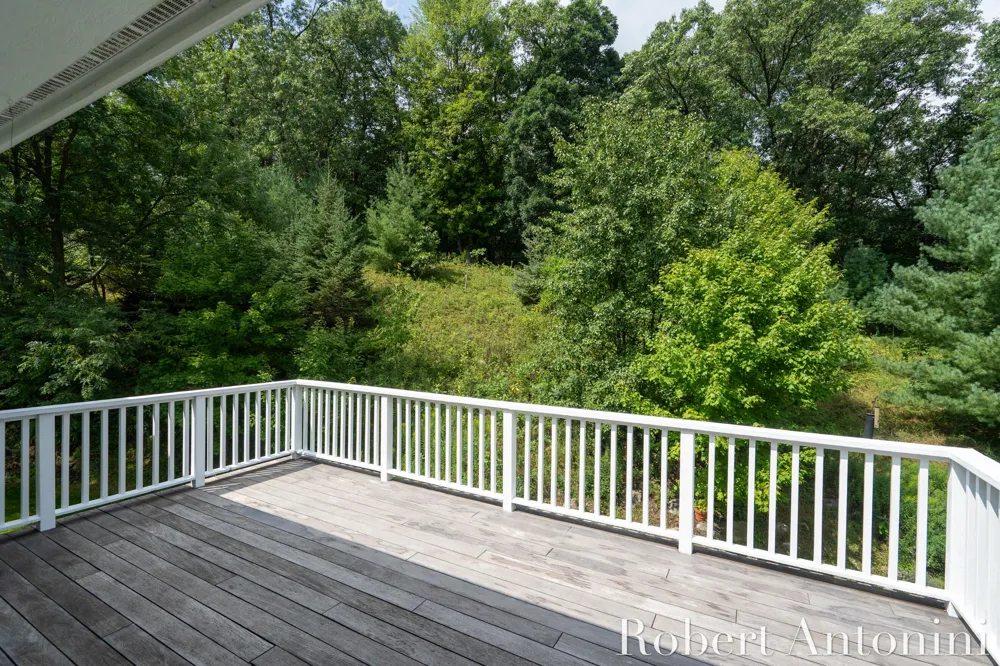2025 Pine Nook Court NE Grand Rapids, MI 49525