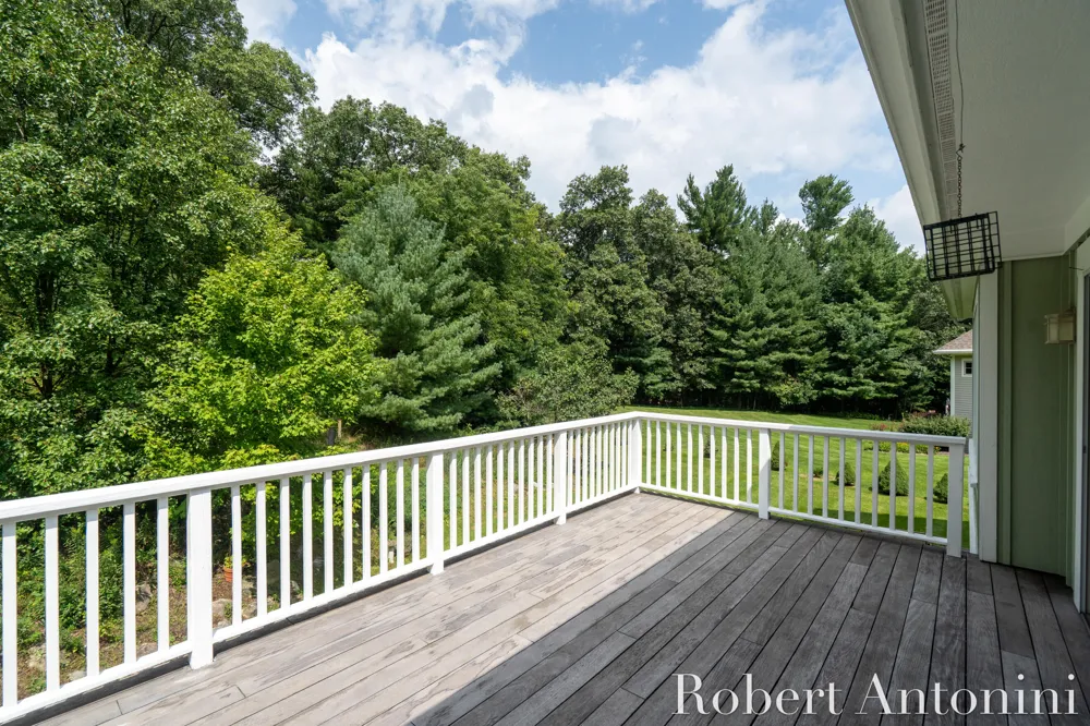 2025 Pine Nook Court NE Grand Rapids, MI 49525