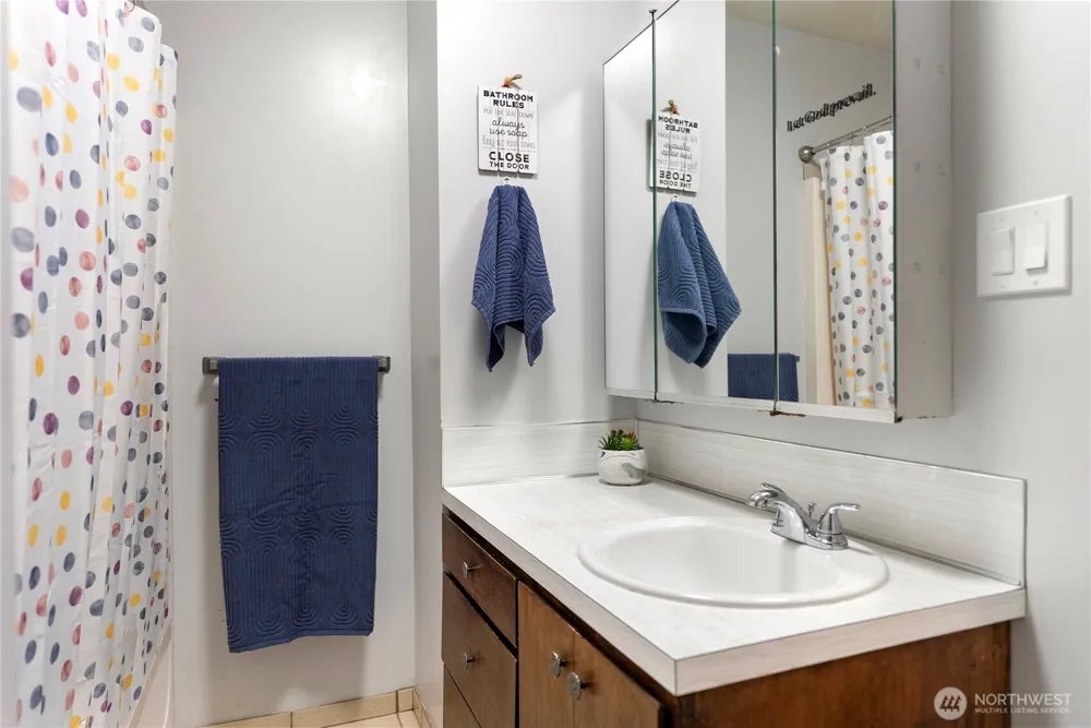 948 4th Ave Okanogan, WA 98840