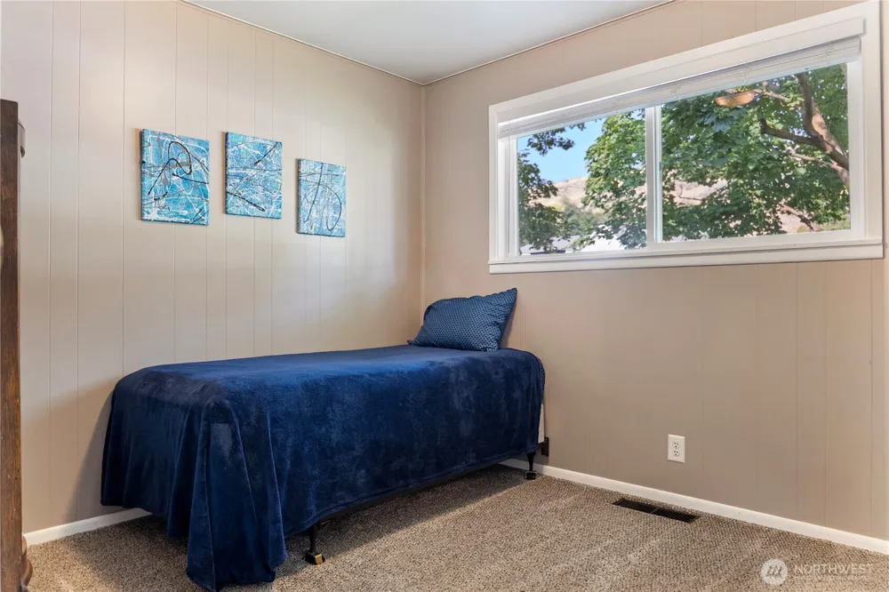 948 4th Ave Okanogan, WA 98840