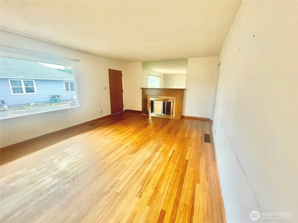 610 SW Front Avenue Castle Rock, WA 98611