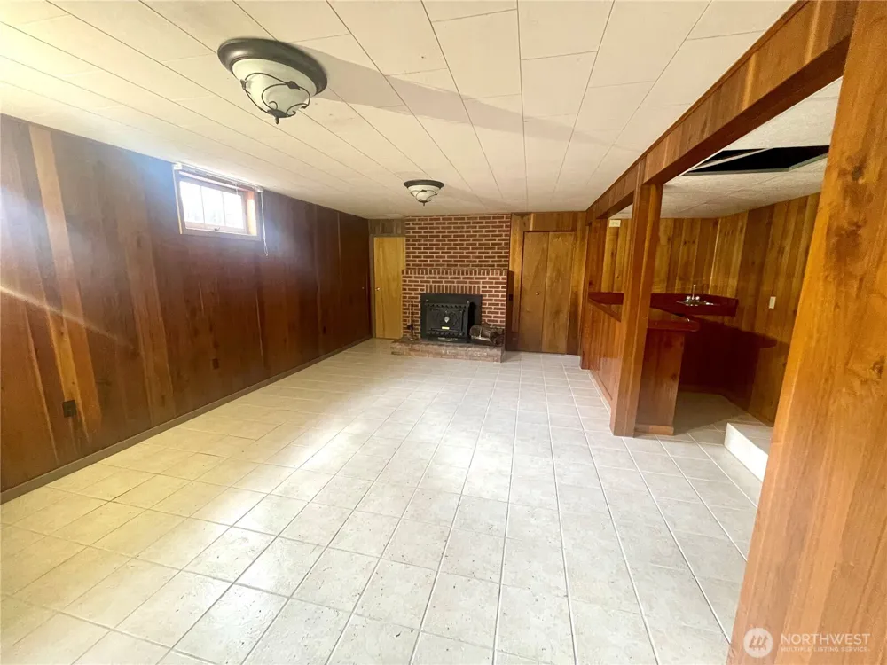 610 SW Front Avenue Castle Rock, WA 98611