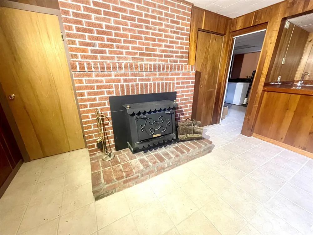 610 SW Front Avenue Castle Rock, WA 98611