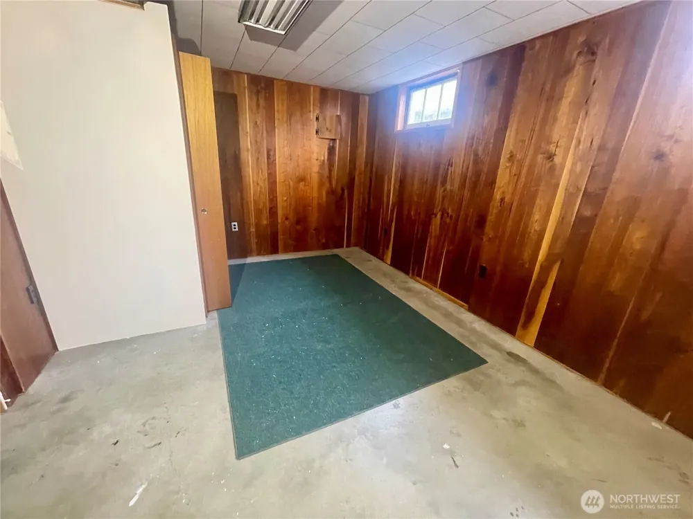 610 SW Front Avenue Castle Rock, WA 98611