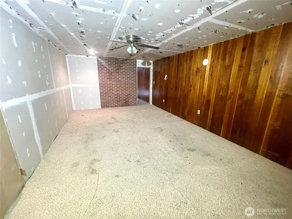 610 SW Front Avenue Castle Rock, WA 98611