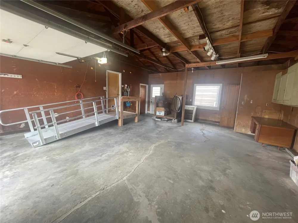 610 SW Front Avenue Castle Rock, WA 98611