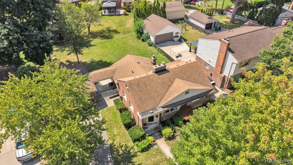 1762 Sherwood Court Dearborn City, MI 48124