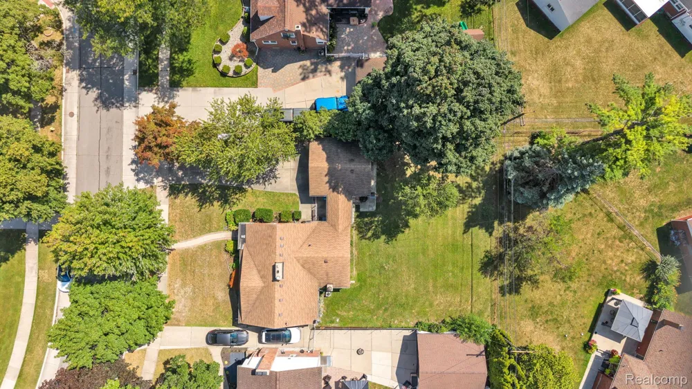 1762 Sherwood Court Dearborn City, MI 48124