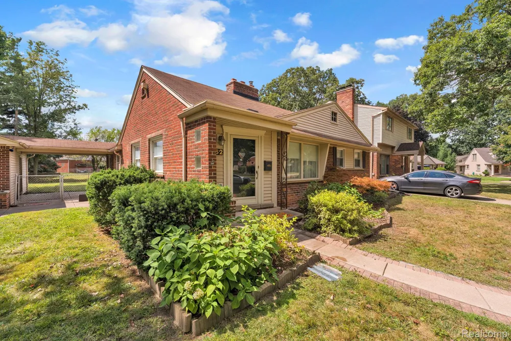 1762 Sherwood Court Dearborn City, MI 48124