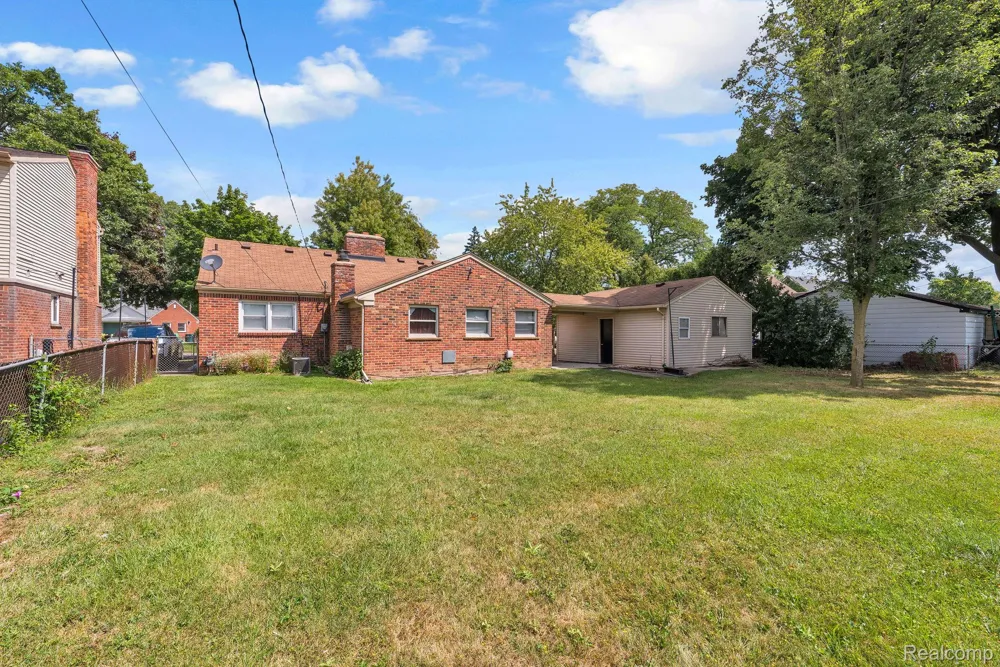 1762 Sherwood Court Dearborn City, MI 48124
